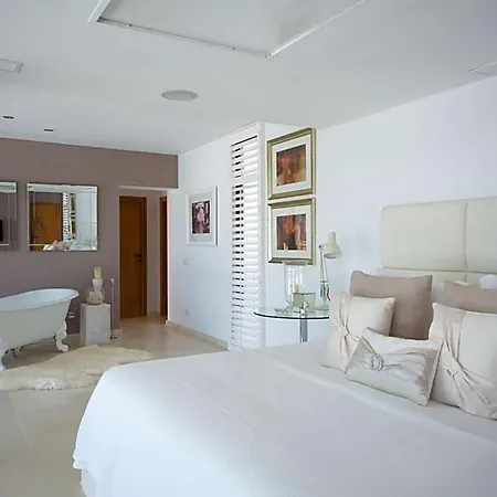 San Lorenzo De Balafia Sleeps 14 Pool Air Con Βίλα *